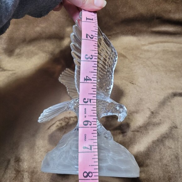 Eagle Art Glass Statue Figure on Frosted Rock Open Wings Patriotic Paperweight - Picture 10 of 11